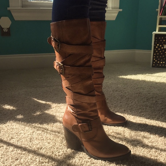 Steve Madden Renegaid Boots in cognac with straps and buckle accents! - Picture 6 of 16